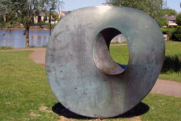 Bronzen beeld van Lucien den Arend - opgesteld in OPAM, Beeldenpark Drechtoevers tegenover Dordrecht langs de rivier de Oude Maas.