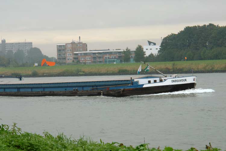 2.2.3d.2. staal - beeld van de beeldhouwer Lucien den Arend in OPAM - Beeldenpark Drechtoevers (locatie Papendrecht)