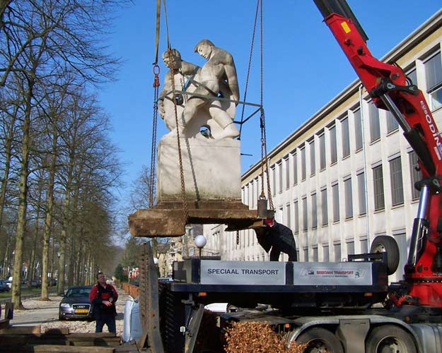 verplaatsing en restauratie van het beeld “Mens en Techniek” van A. Ducro - Apeldoorn