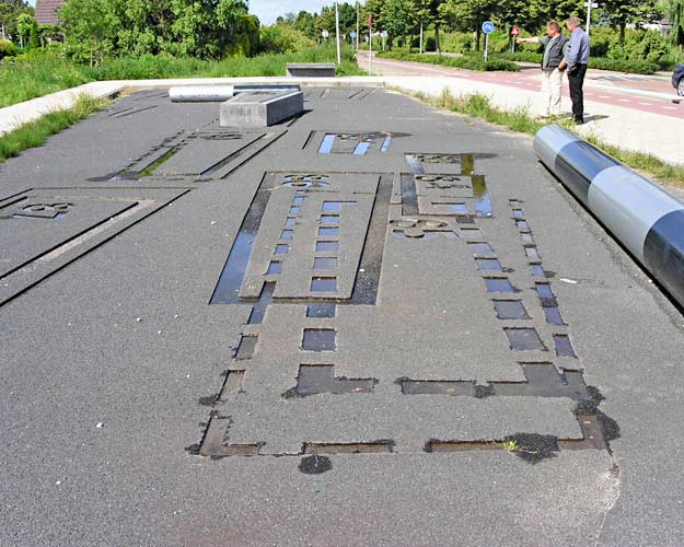 archeologisch plein - en kunstwerk in onderhoud voor Hellevoetsluis - vóór de restauratie