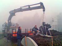 plaatsing van een beeld op de Ermelosche Heide